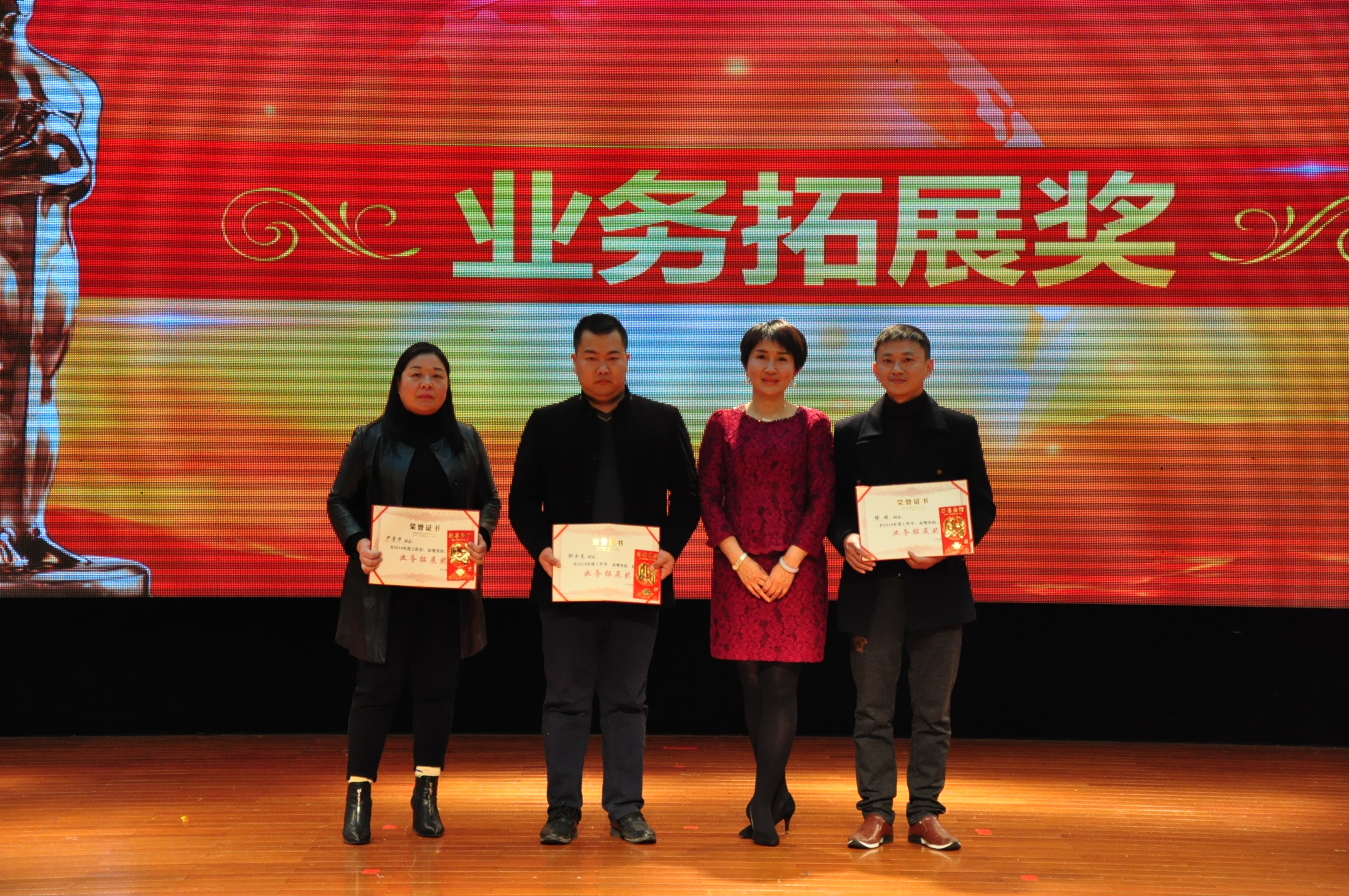 長沙清潔,長沙清潔服務,長沙專業(yè)清潔,長沙清潔公司,湖南專業(yè)清潔,長沙保潔公司,長沙專業(yè)保潔,長沙物業(yè)保潔