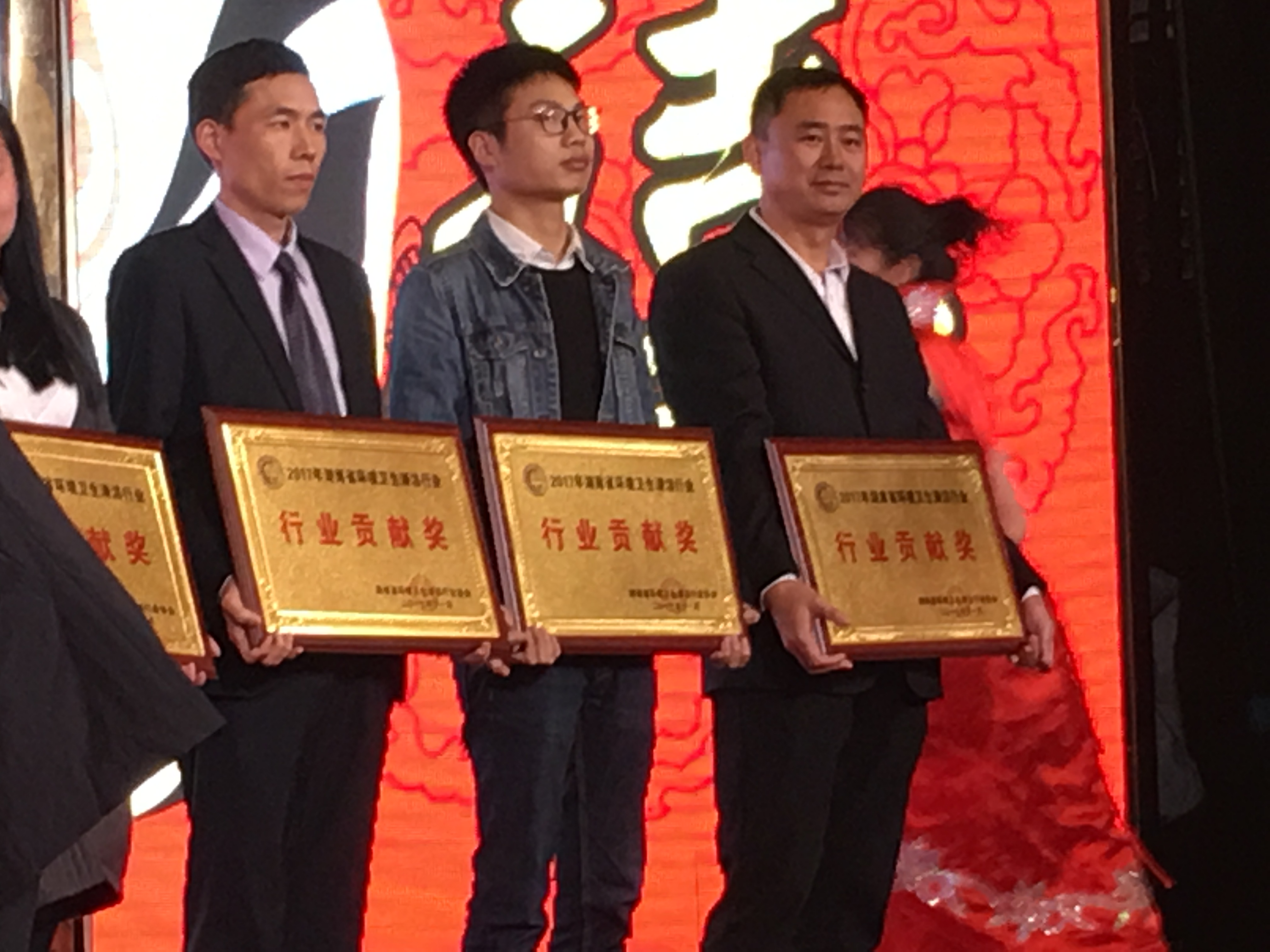 長沙清潔,長沙清潔服務,長沙專業(yè)清潔,長沙清潔公司,湖南專業(yè)清潔,長沙保潔公司,長沙專業(yè)保潔,長沙物業(yè)保潔